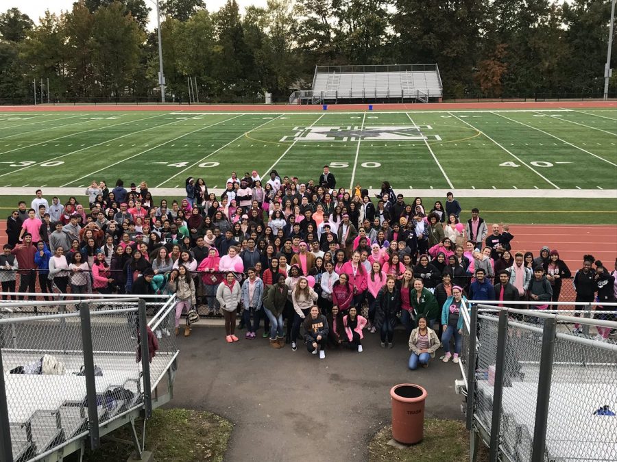 American Cancer Society members take a picture together.